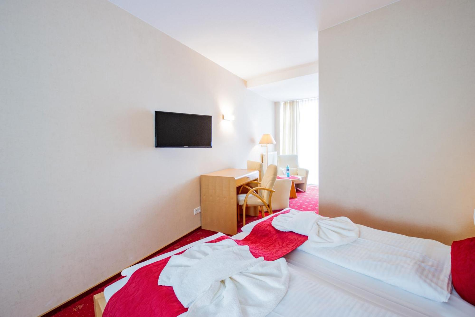 Seehotel Grossraeschen Dış mekan fotoğraf